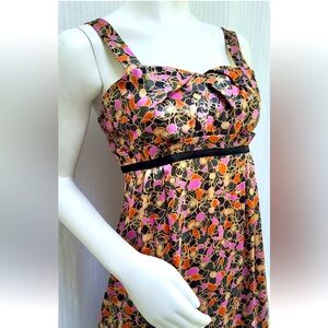 Small Silk Diane Von Furstenburg dress. 
Above Knee